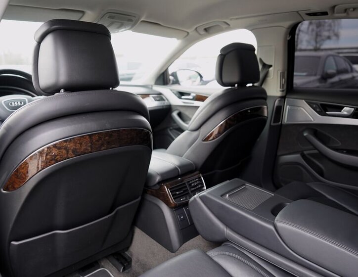 Audi A8 Sedan / Limuzína 3,0 l 213 kw