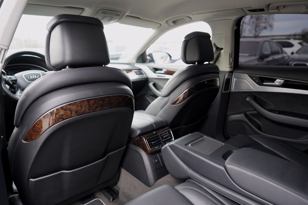 Audi A8 Sedan / Limuzína 3,0 l 213 kw