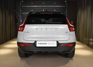 Volvo XC40 SUV / Terénní 2,0 l 145 kw