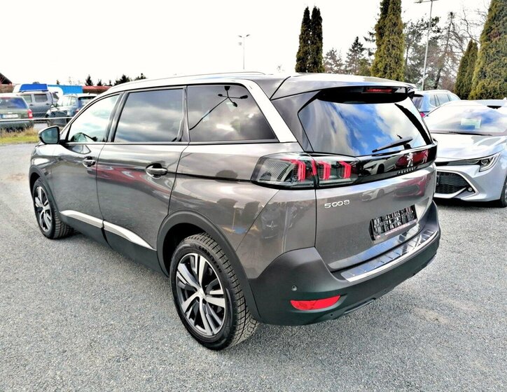 Peugeot 5008 SUV / Terénní 1,5 l 96 kw