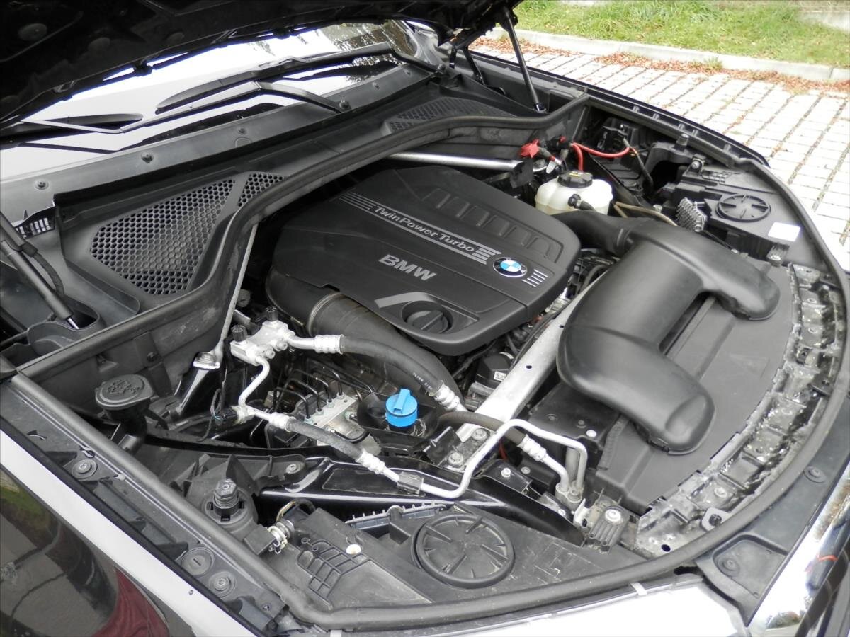 BMW X5 Kombi 3,0 l 190 kw