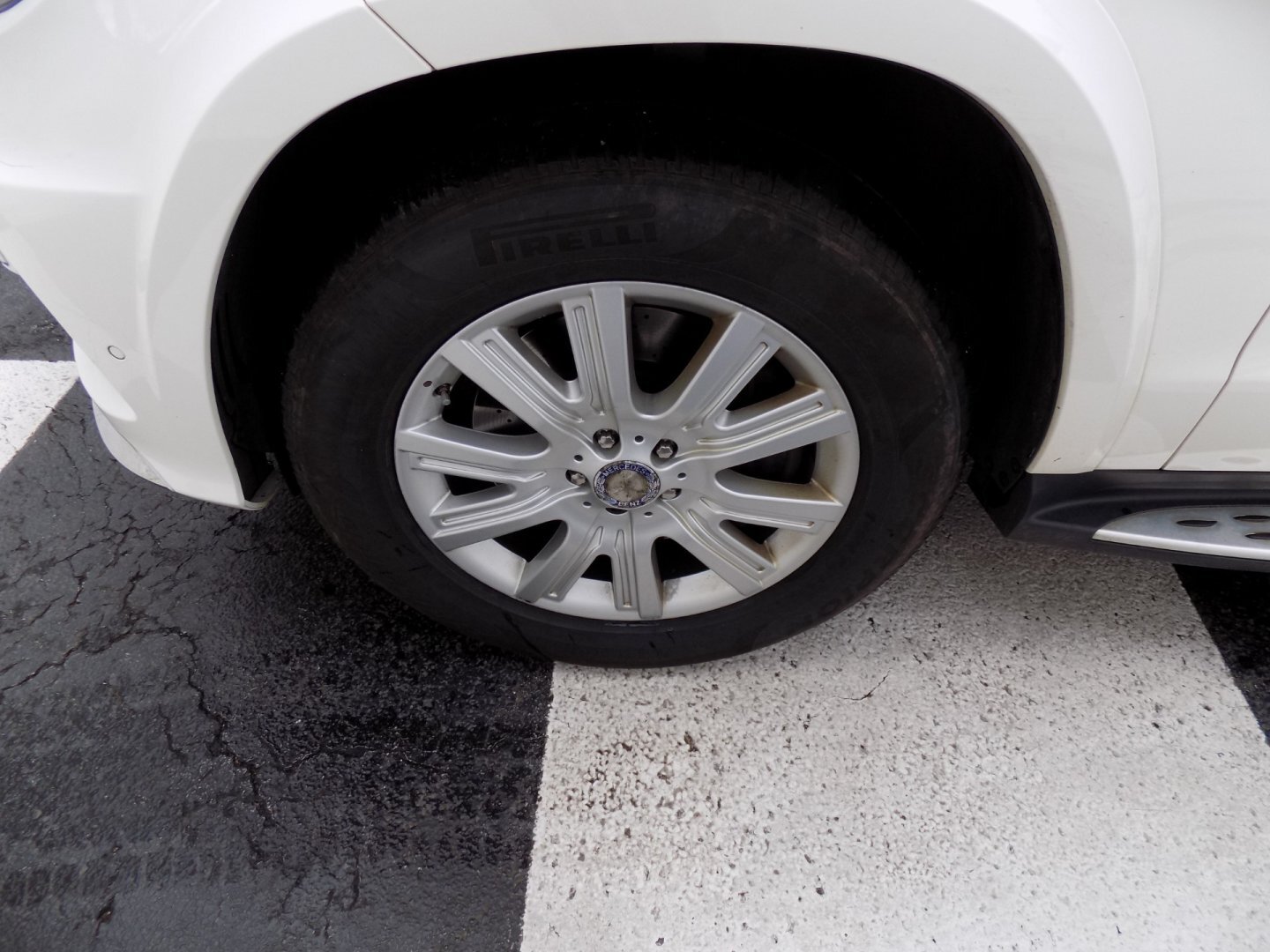 Mercedes-Benz GL SUV 4,7 l 320 kw