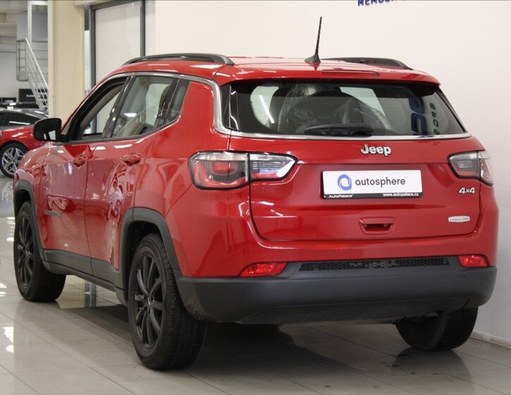 Jeep Compass SUV 1,4 l 103 kw