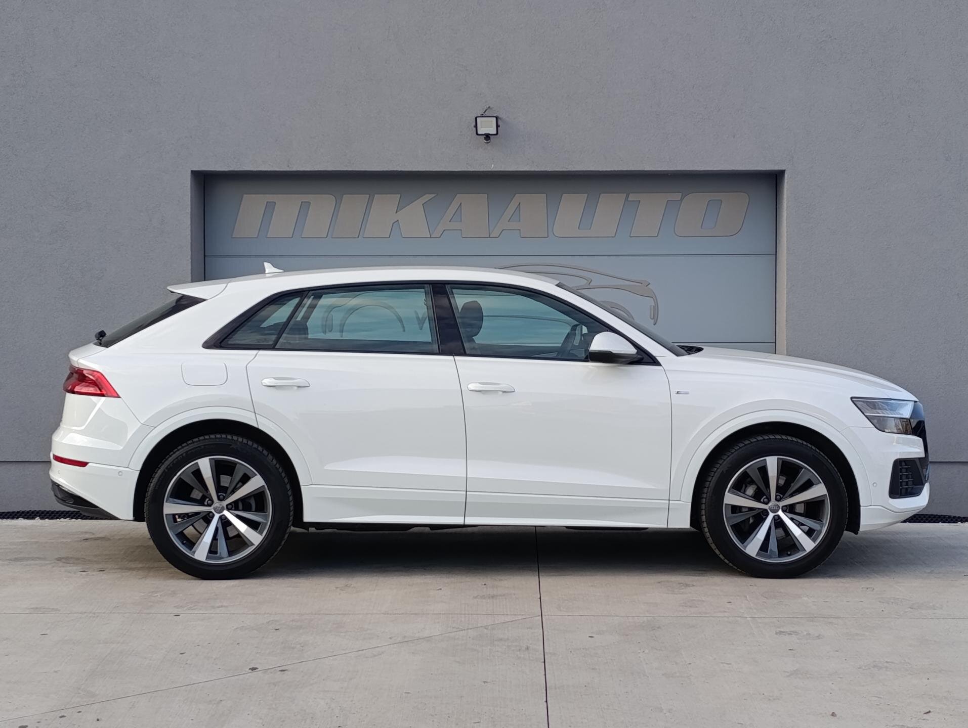 Audi Q8 SUV / Terénní 3,0 l 210 kw