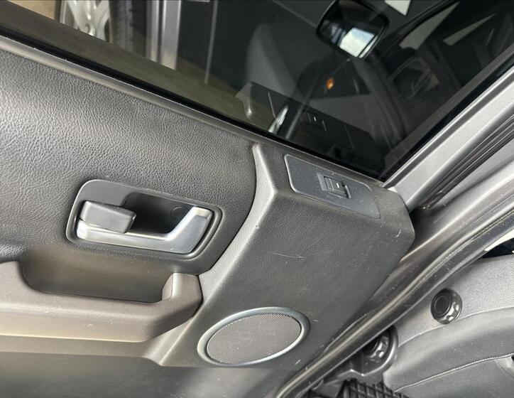 Land Rover Discovery 18