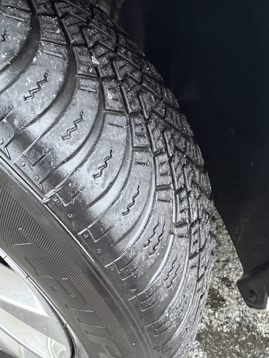 Volkswagen Golf Kombi 1,6 l 77 kw