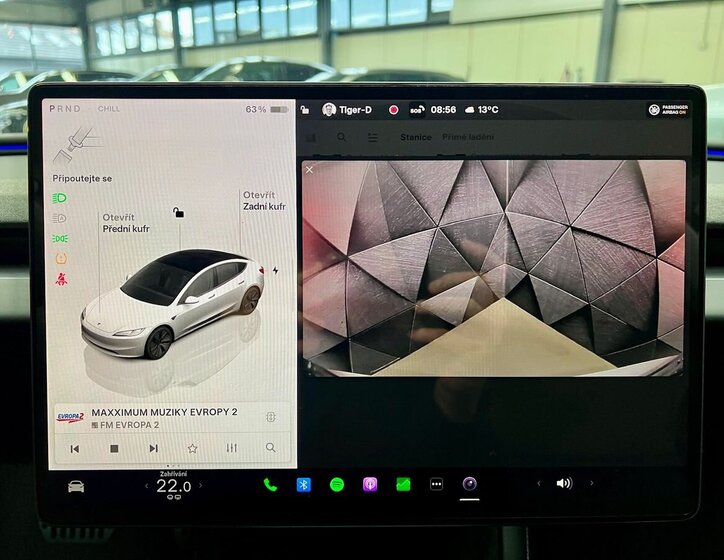 Tesla Model 3 Sedan 0,0 324 kw