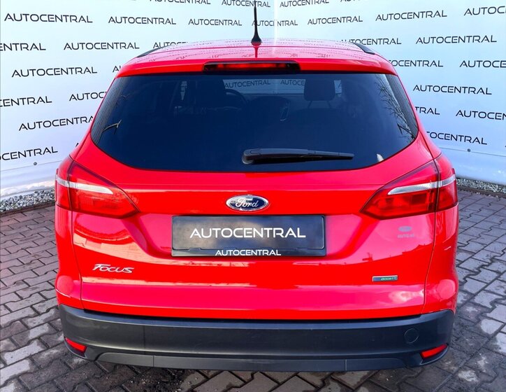 Ford Focus Kombi 999,0 92 kw