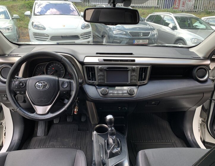 Toyota RAV4 Kombi 2,2 l 110 kw