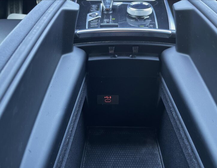 BMW X7 SUV / Terénní 3,0 l 195 kw