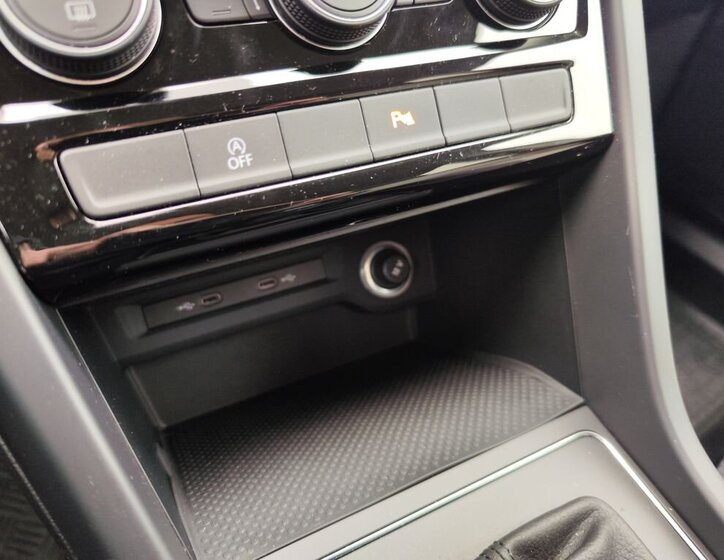 Volkswagen Touran MPV 1,5 l 110 kw