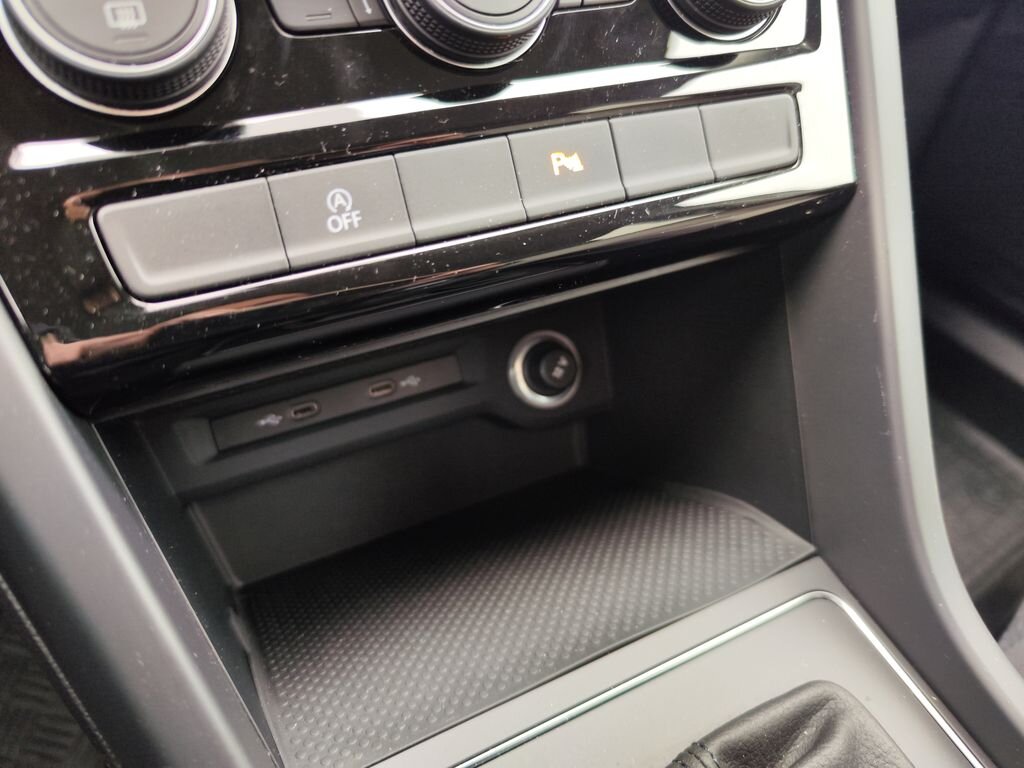 Volkswagen Touran MPV 1,5 l 110 kw