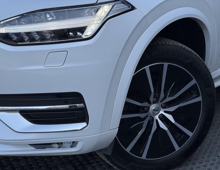 Volvo XC90 SUV / Terénní 2,0 l 173 kw