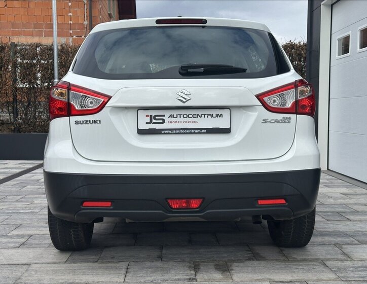 Suzuki S-Cross Hatchback 998,0 82 kw