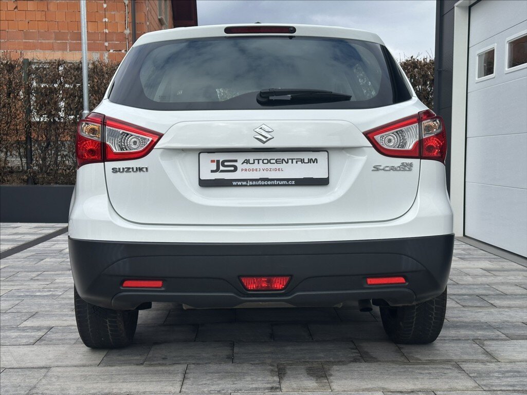 Suzuki S-Cross Hatchback 998,0 82 kw
