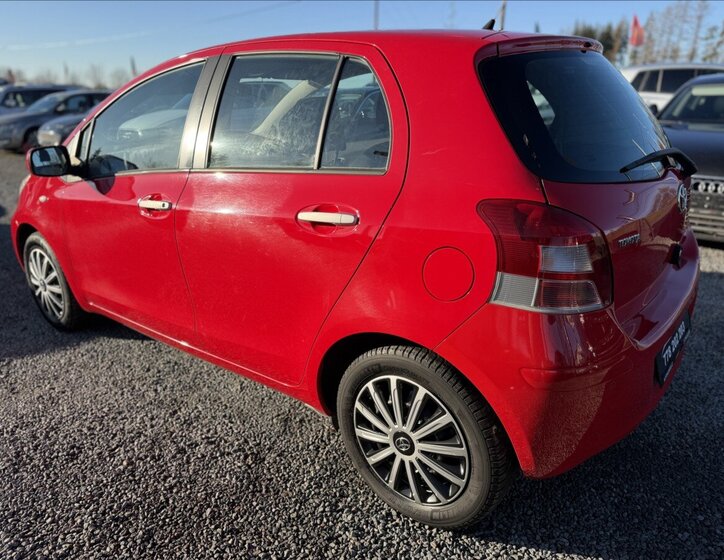 Toyota Yaris 5