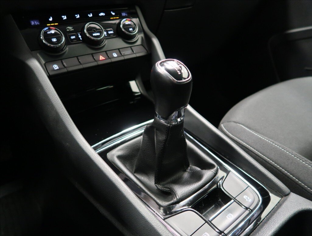 Škoda Karoq SUV 1,5 l 110 kw