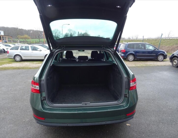 Škoda Superb Kombi 1,6 l 88 kw