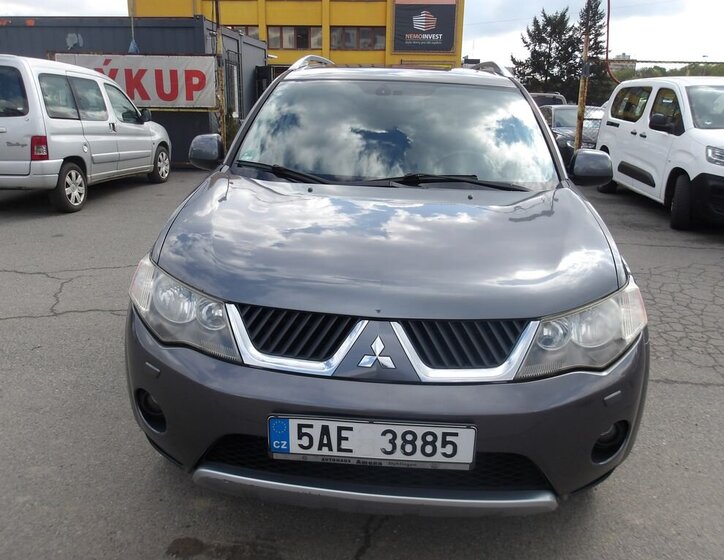 Mitsubishi Outlander SUV / Terénní 2,4 l 125 kw