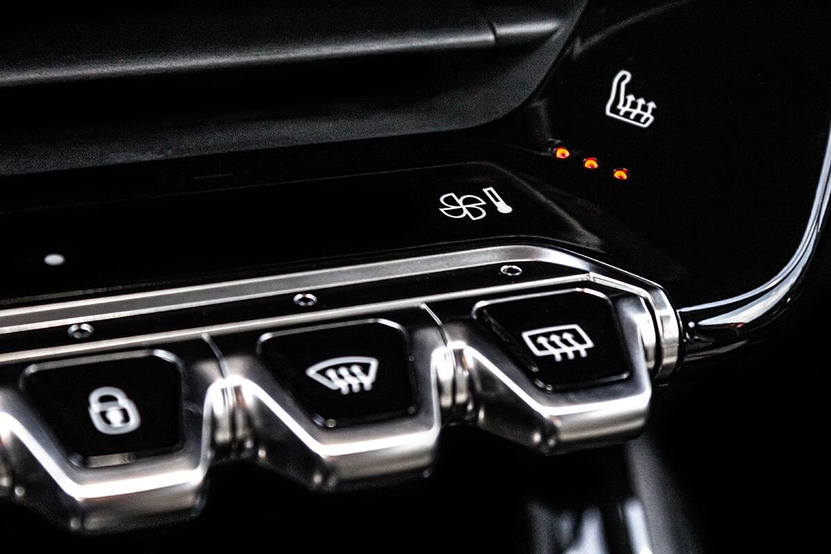 Peugeot 208 Hatchback 1,2 l 74 kw