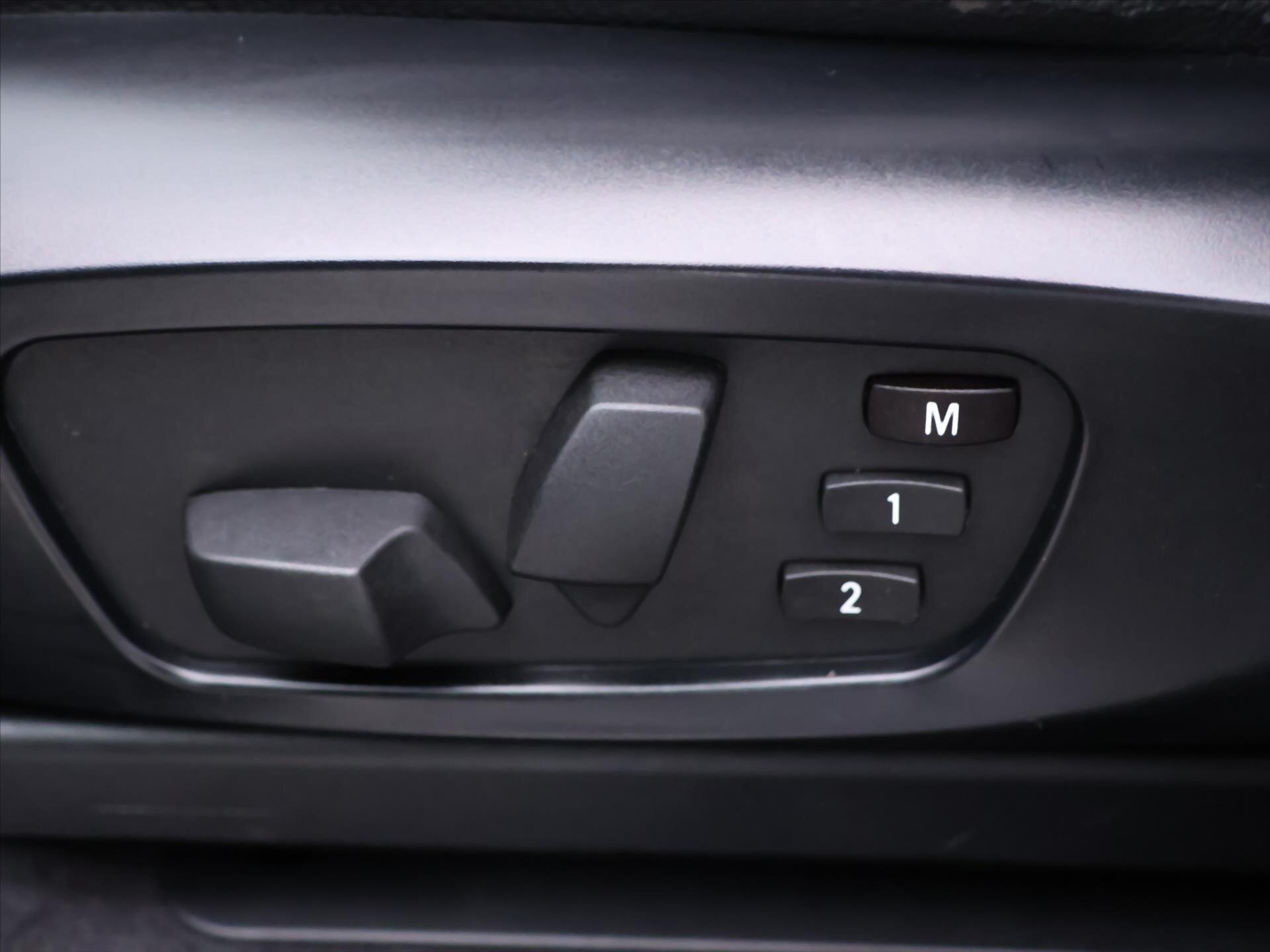 BMW X3 SUV / Terénní 2,0 l 135 kw