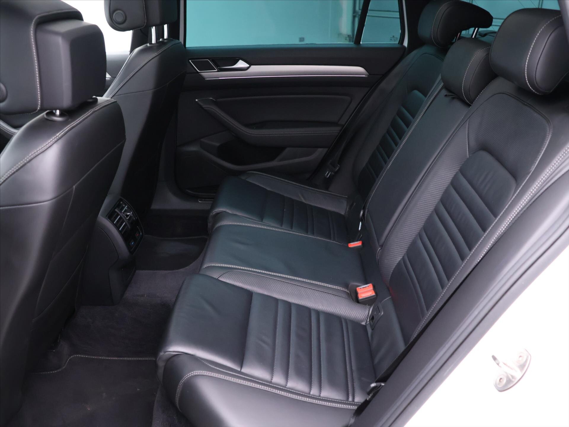 Volkswagen Passat Kombi 2,0 l 206 kw