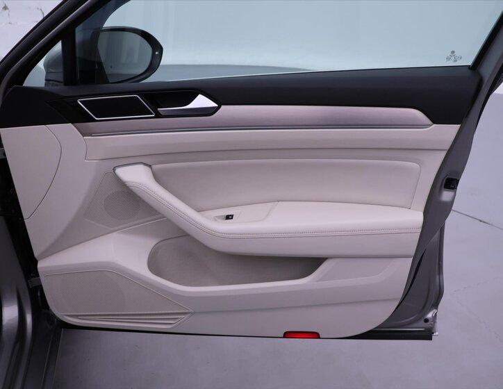 Volkswagen Passat 13