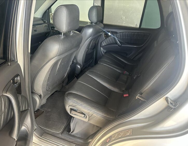 Mercedes-Benz Třídy M SUV / Terénní 2,7 l 120 kw