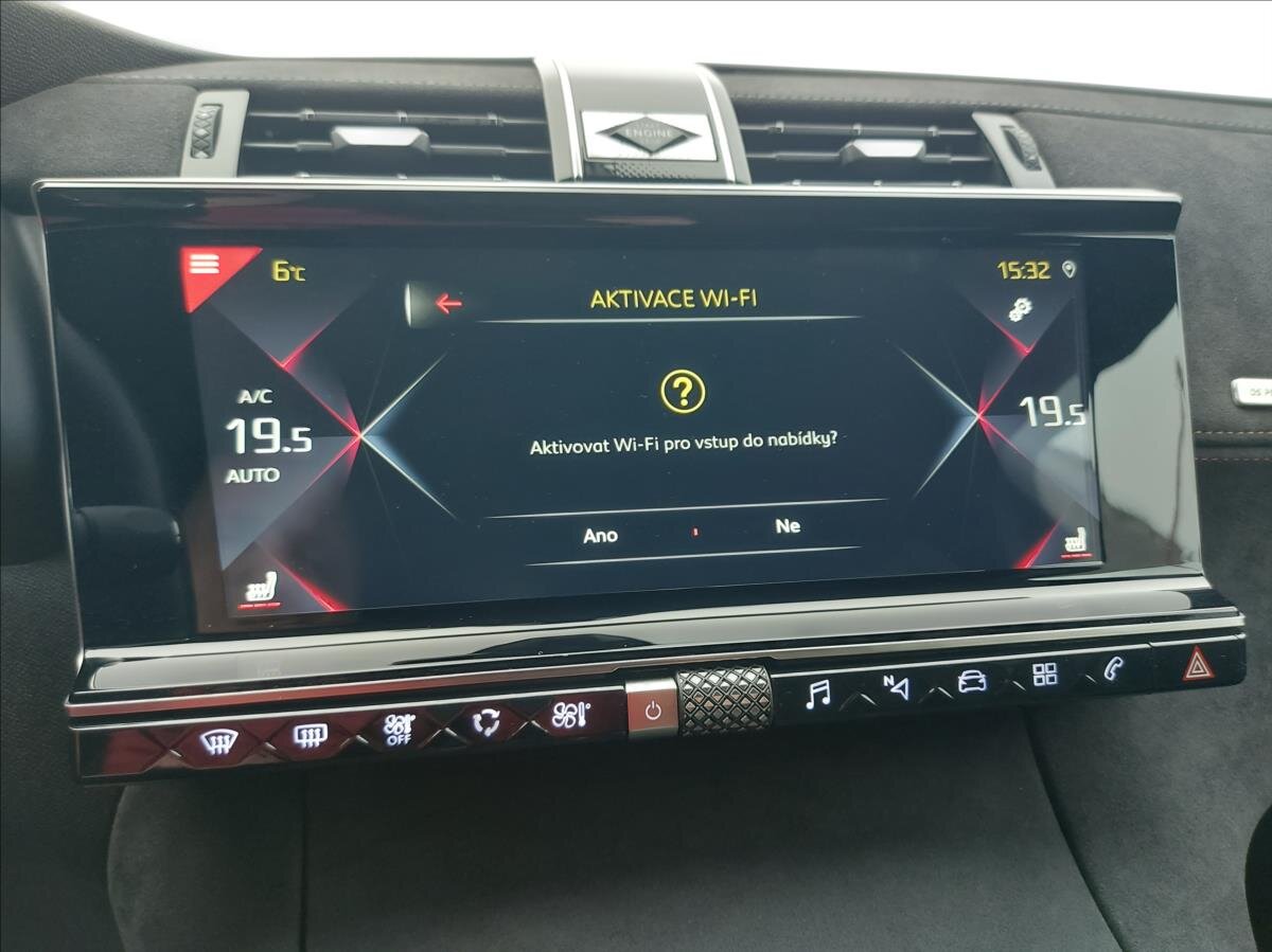 DS Automobiles DS7 Crossback SUV / Terénní 1,6 l 133 kw