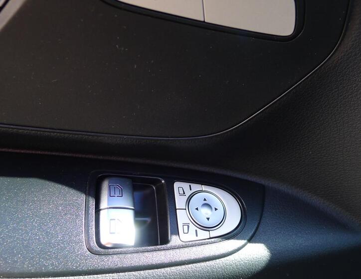 Mercedes-Benz Vito 19