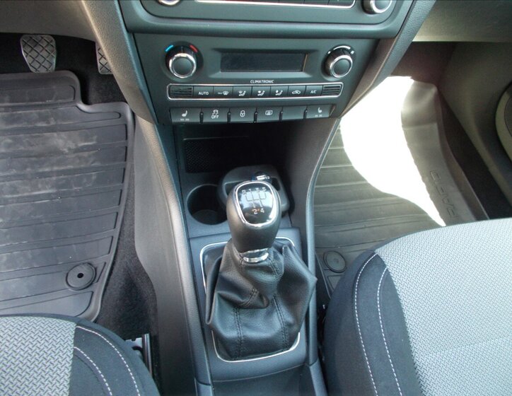 Škoda Rapid Sedan / Limuzína 1,6 l 77 kw