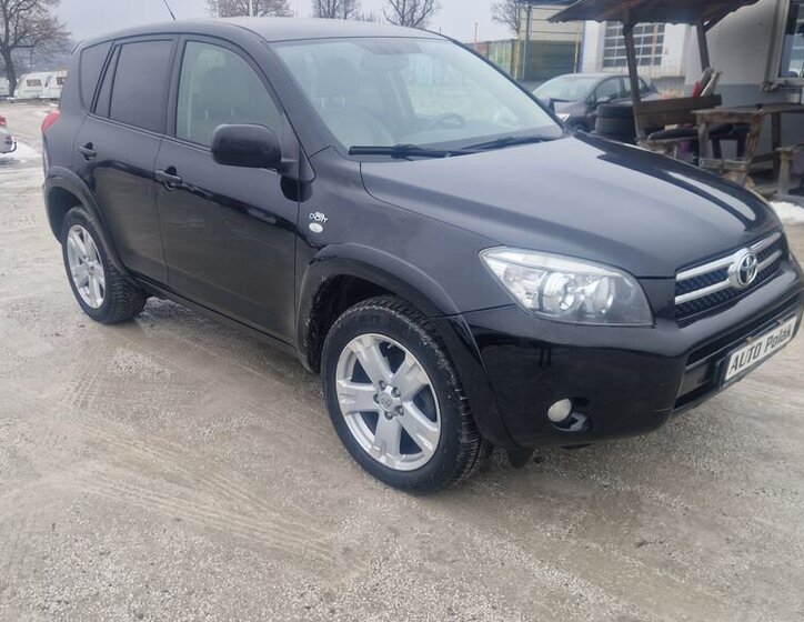 Toyota RAV4 SUV 2,2 l 130 kw