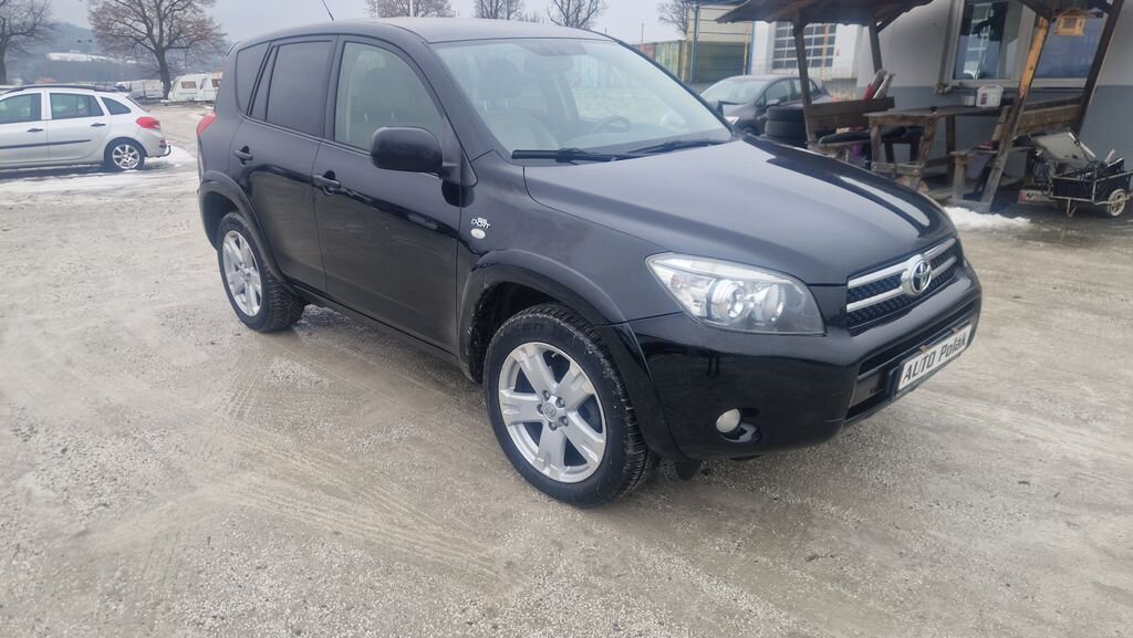 Toyota RAV4 SUV 2,2 l 130 kw