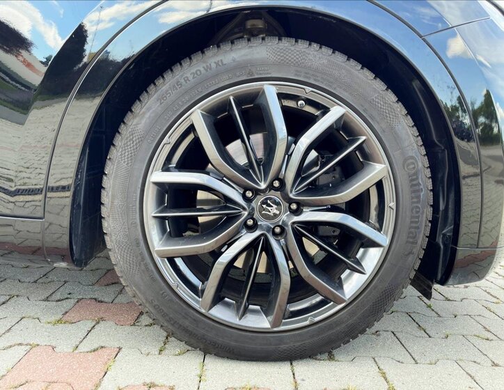 Maserati Levante SUV / Terénní 3,0 l 257 kw