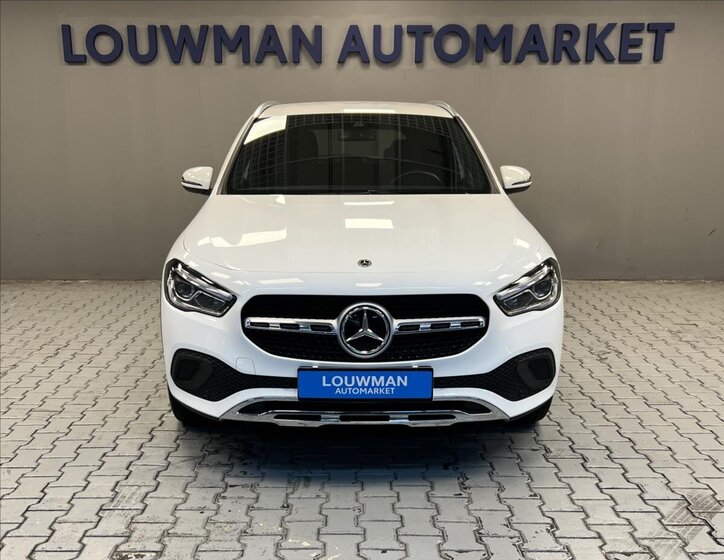 Mercedes-Benz GLA 4
