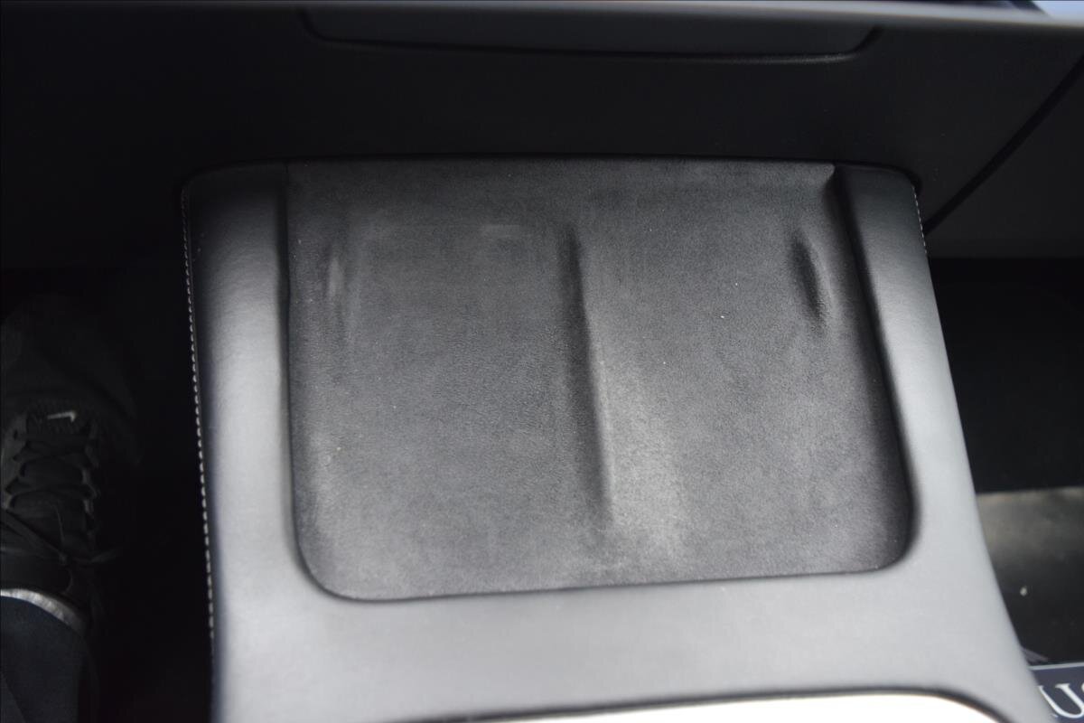 Tesla Model 3 Sedan 0,0 366 kw