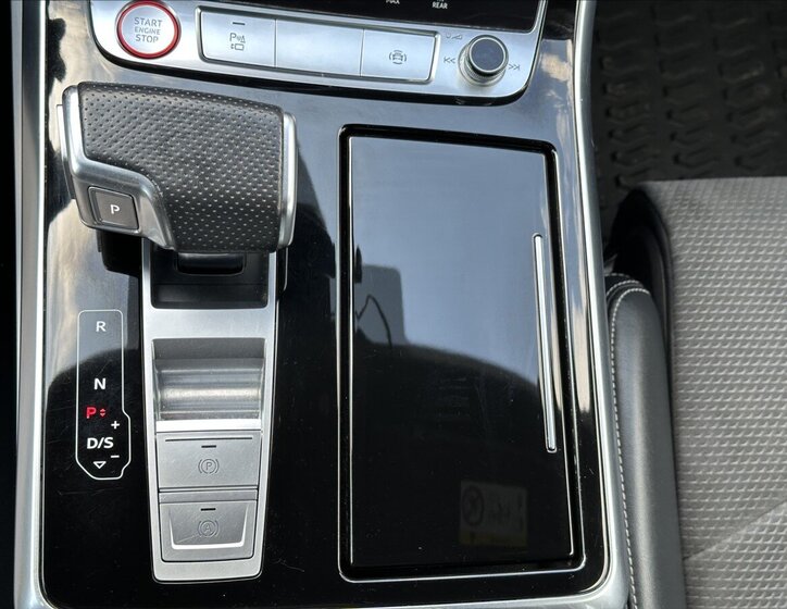 Audi SQ8 SUV / Terénní 4,0 l 320 kw
