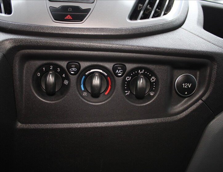 Ford Transit 13