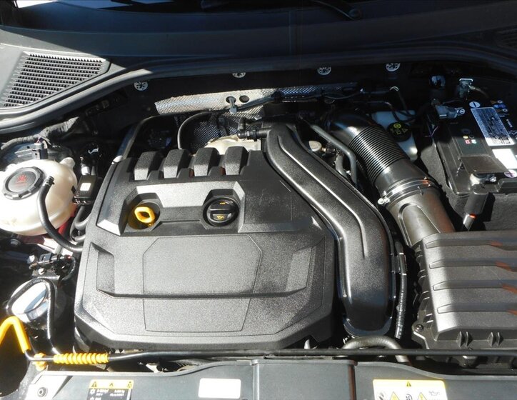 Volkswagen T-Roc SUV / Terénní 1,5 l 110 kw