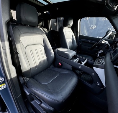 Land Rover Defender 19