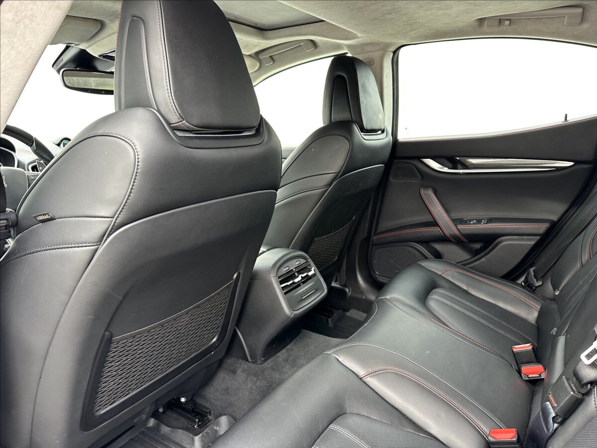 Maserati Ghibli Sedan 3,0 l 316 kw