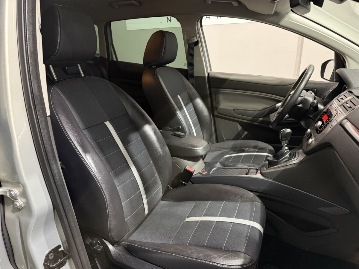 Ford Kuga SUV / Terénní 2,0 l 100 kw