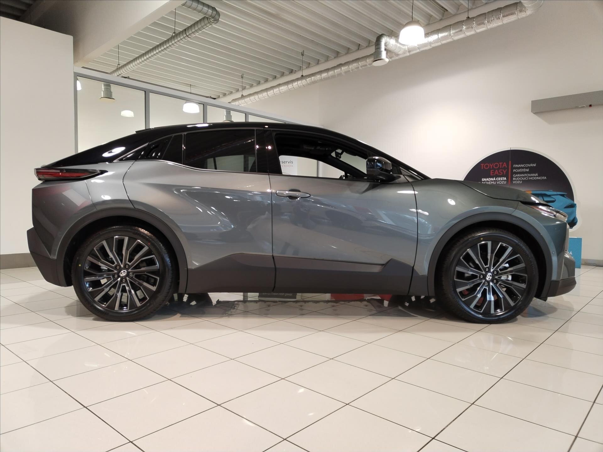 Toyota C-HR CUV / Crossover 0,0 252 kw