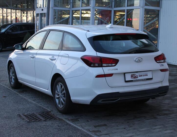 Hyundai i30 4