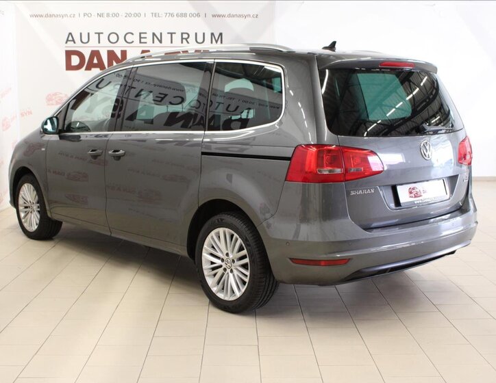 Volkswagen Sharan Kombi 2,0 l 103 kw