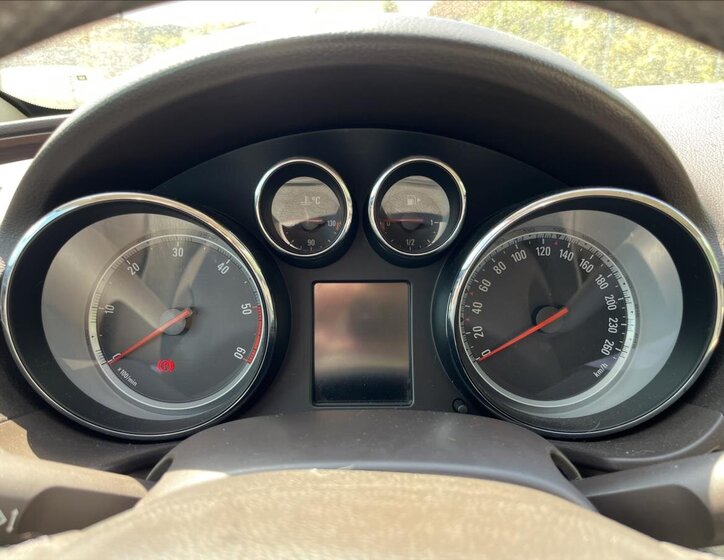 Opel Insignia Kombi 2,0 l 118 kw