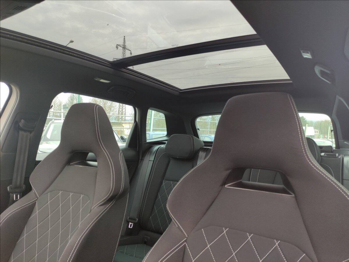 Škoda Karoq SUV / Terénní 1,5 l 110 kw