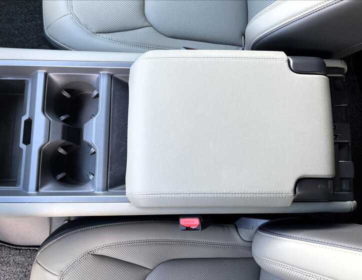 Land Rover Defender SUV / Terénní 3,0 l 147 kw