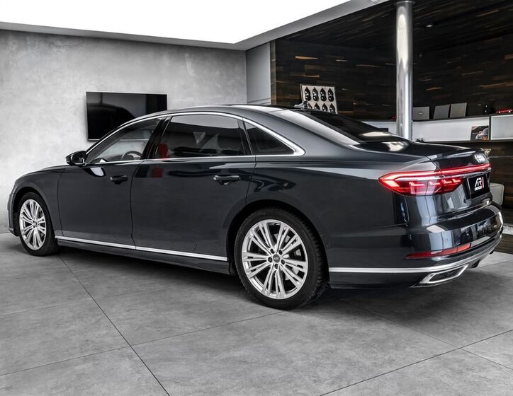 Audi A8 7