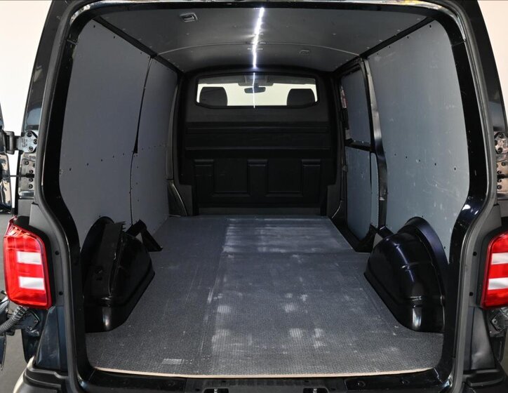 Volkswagen Transporter Skříň 2,0 l 75 kw